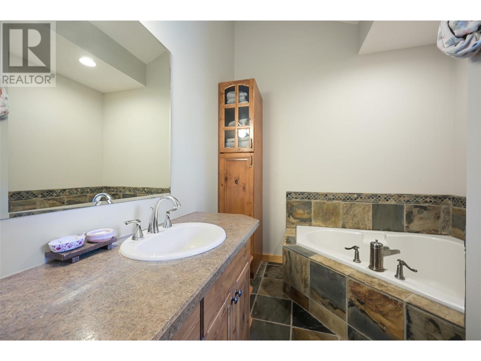 110 Highway 95, Spillimacheen, British Columbia  V0A 1P0 - Photo 41 - 10344507