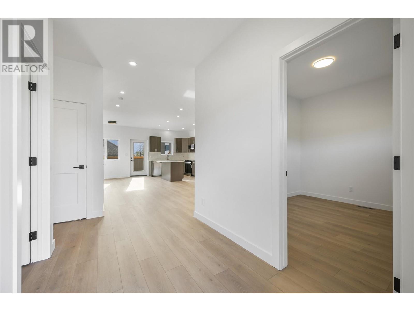 725 10 Avenue Unit# 3, Invermere, British Columbia  V0A 1K0 - Photo 11 - 10344835