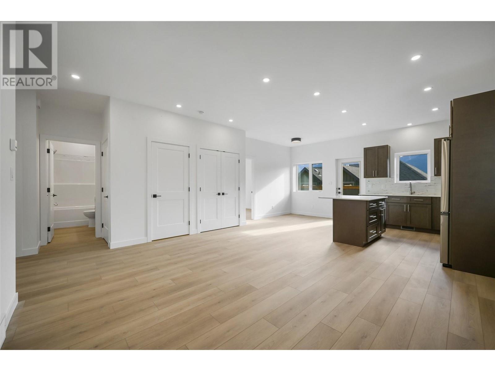 725 10 Avenue Unit# 3, Invermere, British Columbia  V0A 1K0 - Photo 6 - 10344835