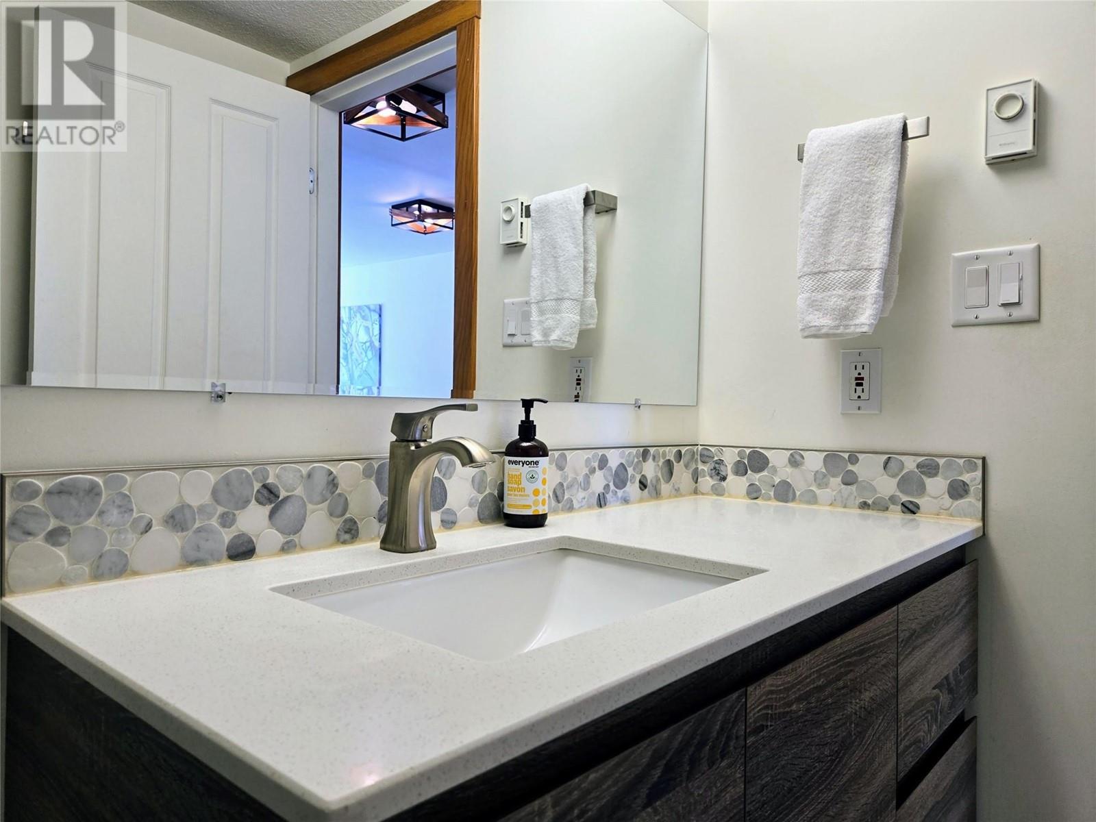 2050 Summit Drive Unit# 201, Panorama, British Columbia  V0A 1T0 - Photo 20 - 10344511