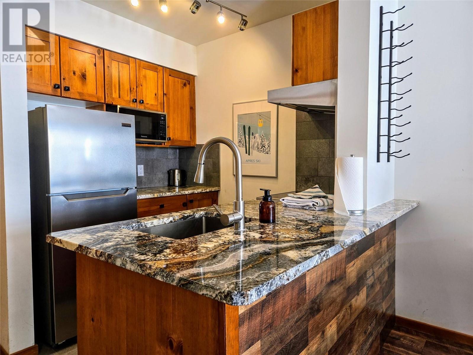 2050 Summit Drive Unit# 201, Panorama, British Columbia  V0A 1T0 - Photo 3 - 10344511