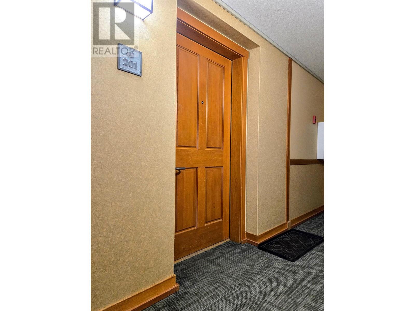 2050 Summit Drive Unit# 201, Panorama, British Columbia  V0A 1T0 - Photo 4 - 10344511