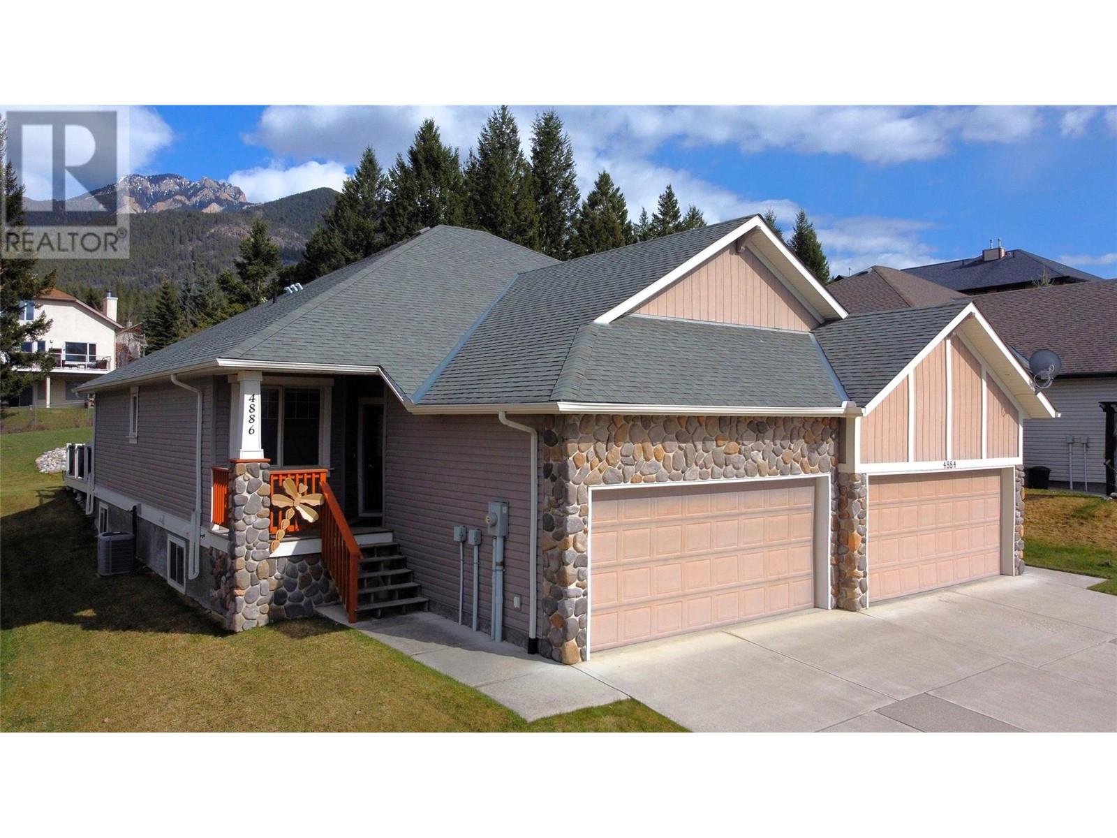4886 Ridge Road, Radium Hot Springs, British Columbia  V0A 1M0 - Photo 1 - 10344958