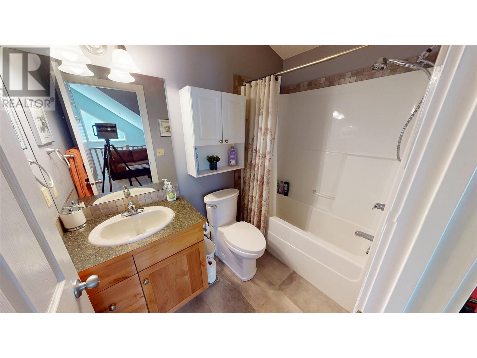 4868 Riverview Drive Unit# 8, Edgewater, British Columbia  V0A 1E0 - Photo 11 - 10344871