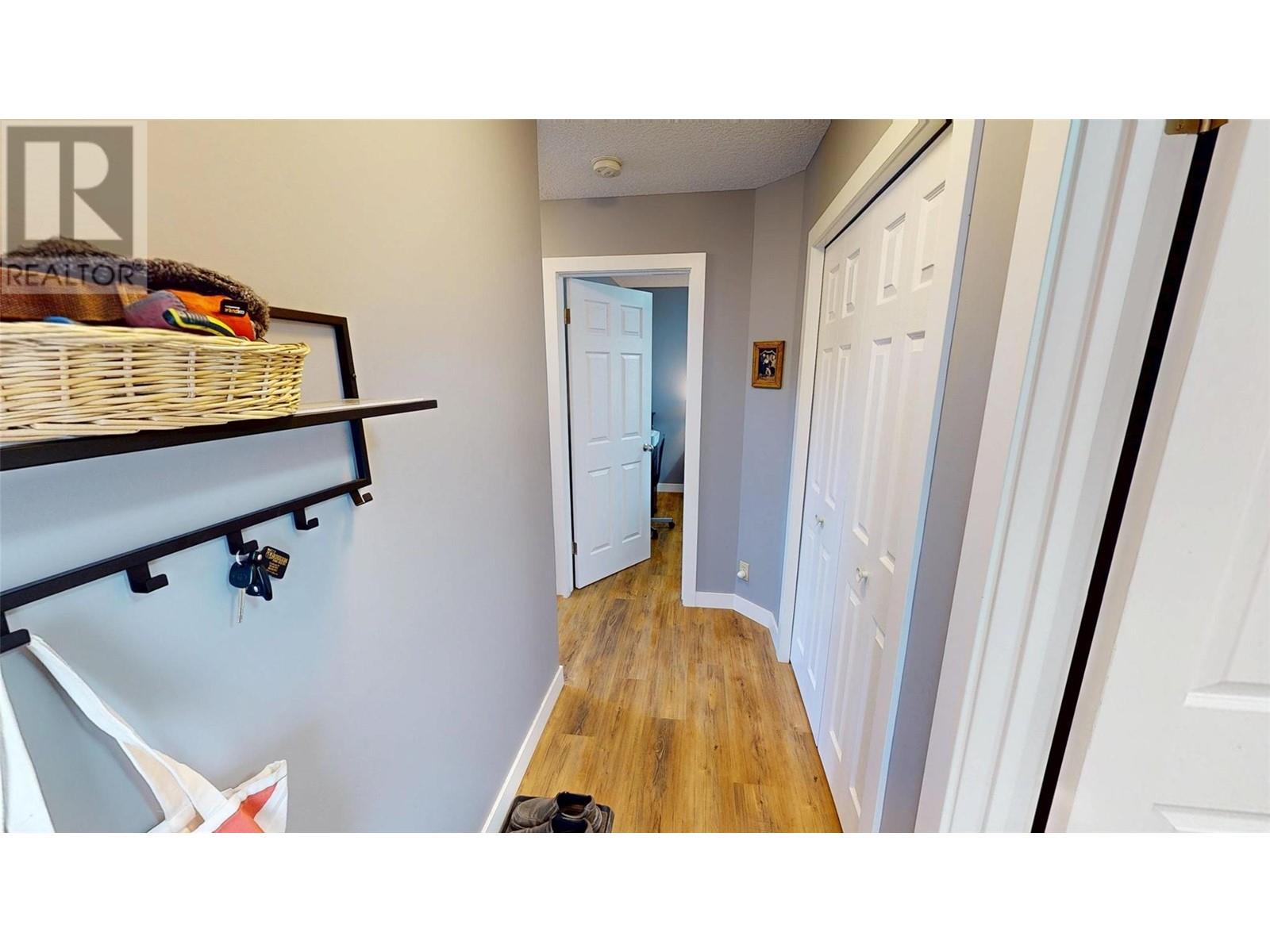 4868 Riverview Drive Unit# 8, Edgewater, British Columbia  V0A 1E0 - Photo 2 - 10344871