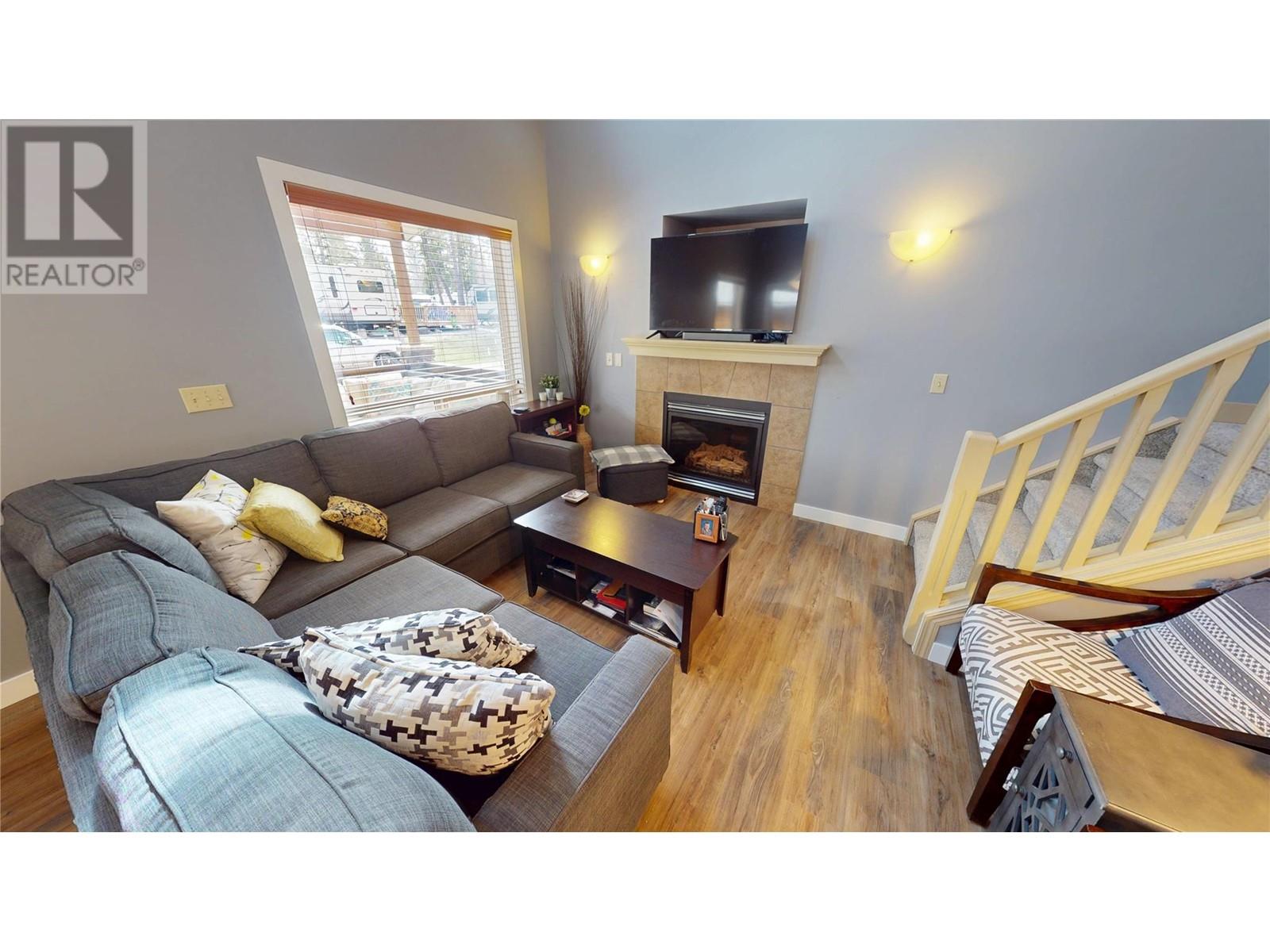 4868 Riverview Drive Unit# 8, Edgewater, British Columbia  V0A 1E0 - Photo 8 - 10344871