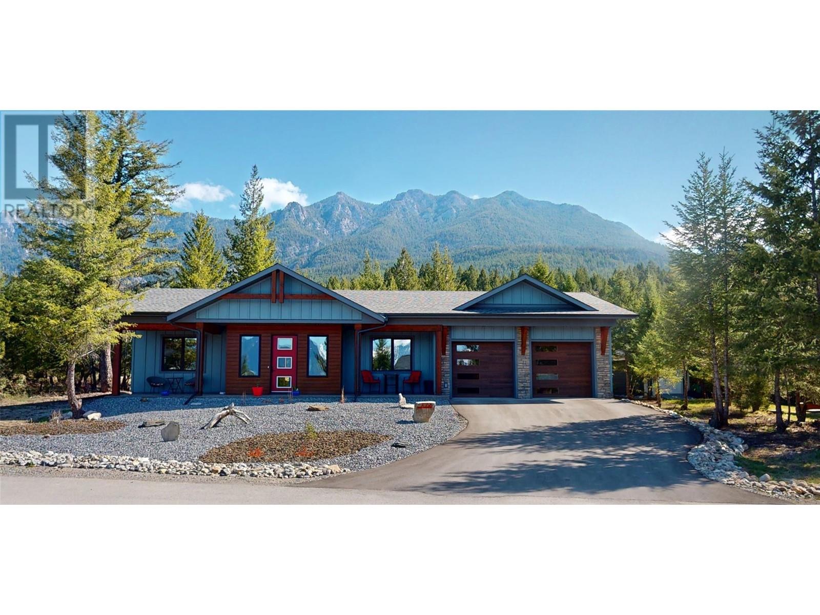 7058 Elk Ridge Road, Radium Hot Springs, British Columbia  V0A 1M0 - Photo 1 - 10344361