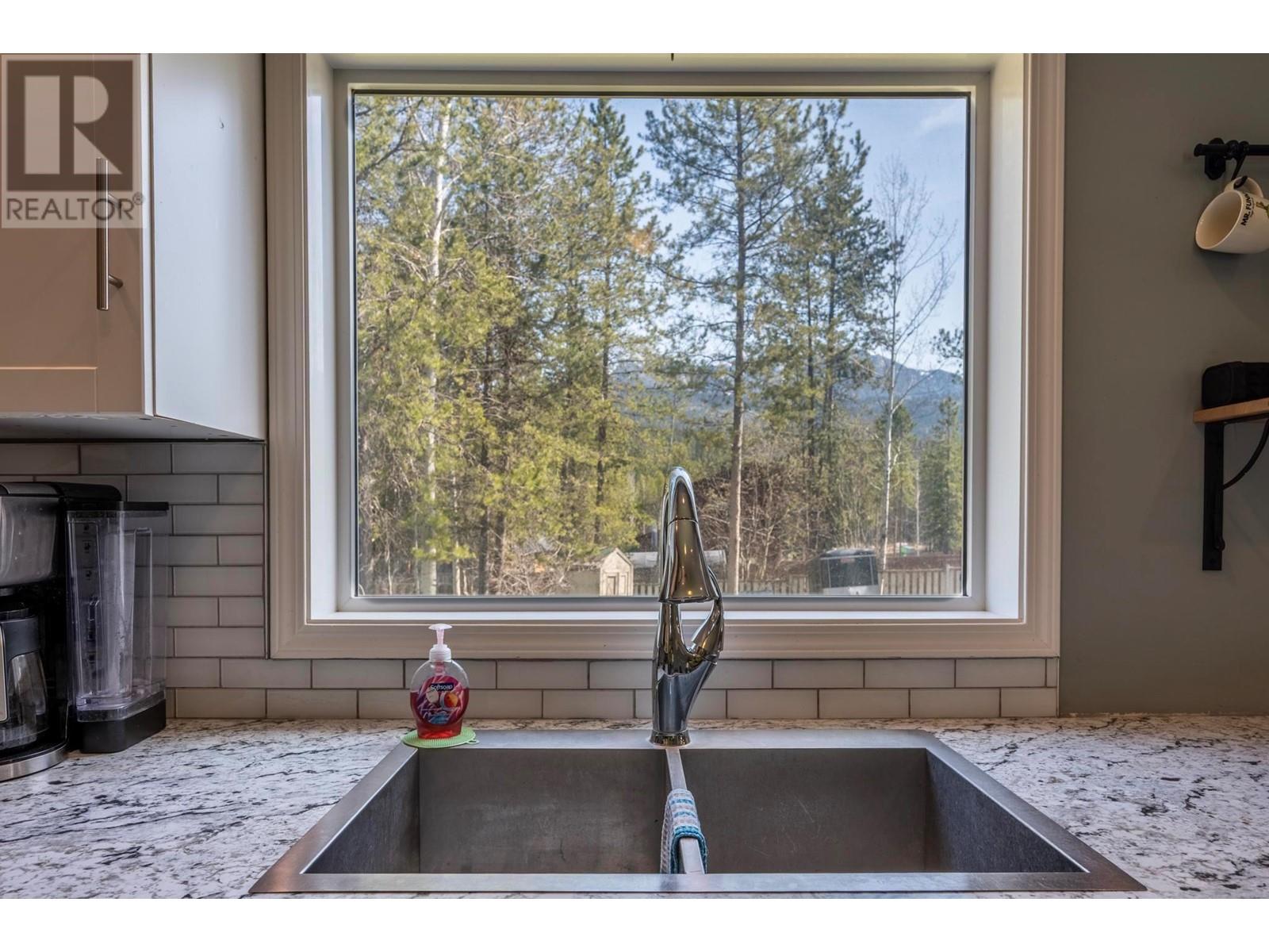 1424 Deer Ridge Road, Golden, British Columbia  V0A 1H1 - Photo 19 - 10345173