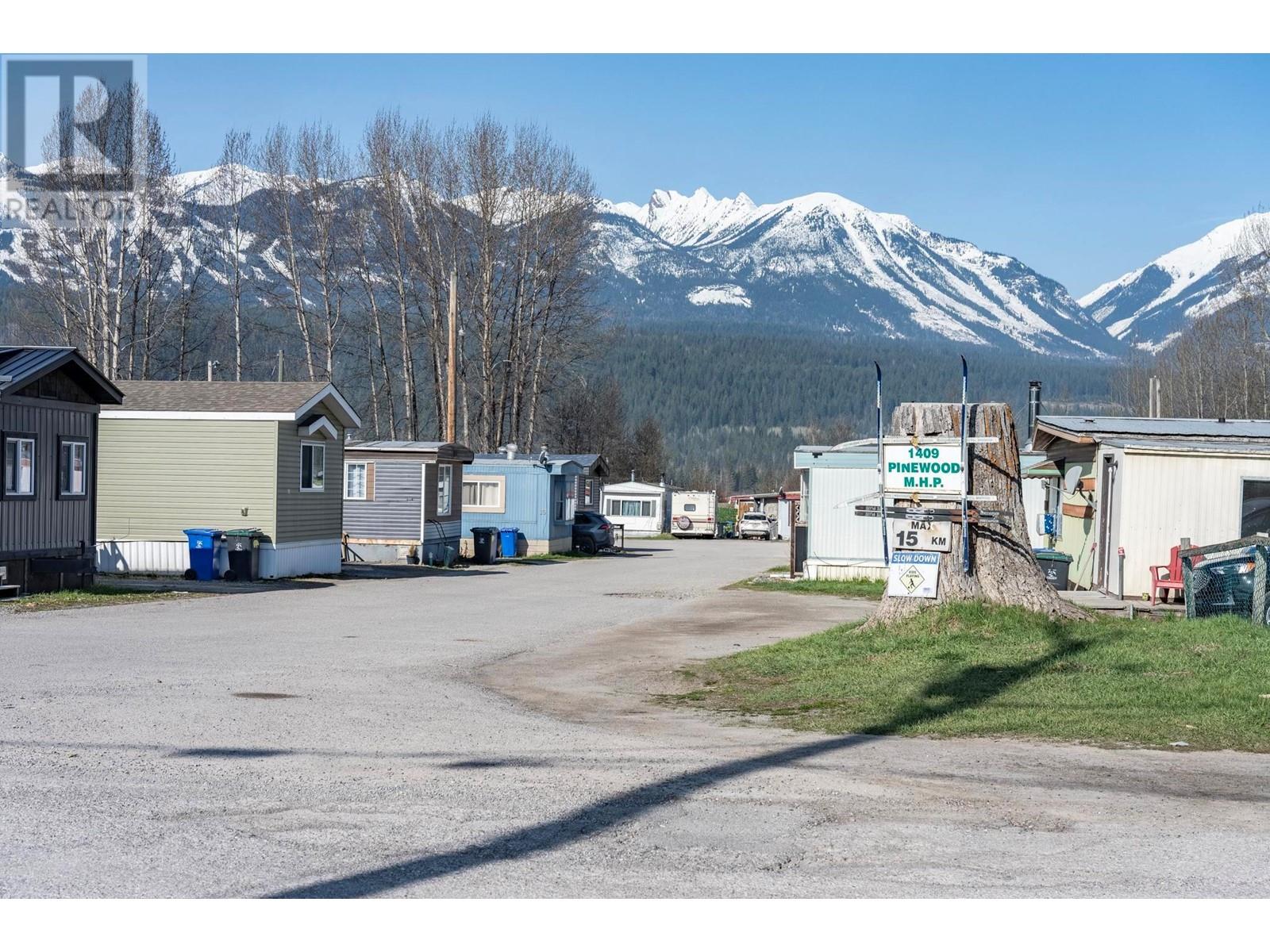 1409 11th Avenue N, Golden, British Columbia  V0A 1H2 - Photo 1 - 10345169