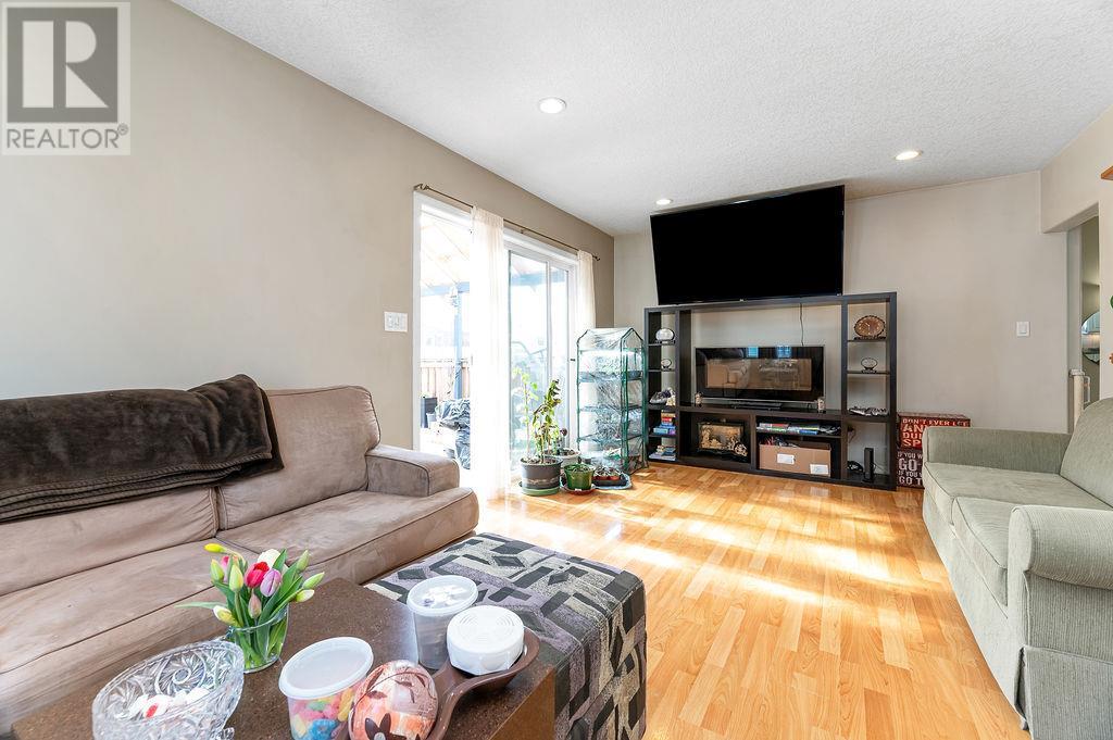 5722 Vermillion Street, Edgewater, British Columbia  V0A 1E0 - Photo 16 - 10345067