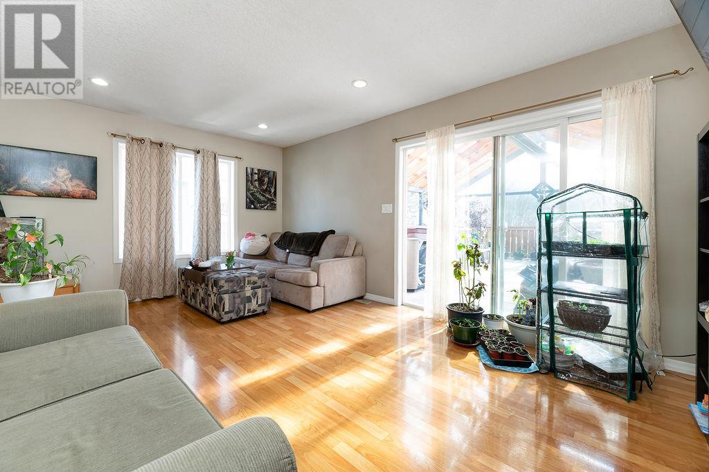 5722 Vermillion Street, Edgewater, British Columbia  V0A 1E0 - Photo 17 - 10345067