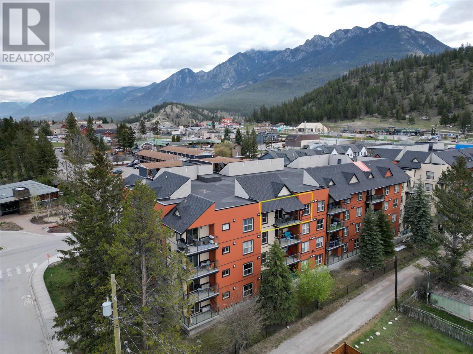 4874 Stanley Street Unit# 404, Radium Hot Springs, British Columbia  V0A 1M0 - Photo 1 - 10345207