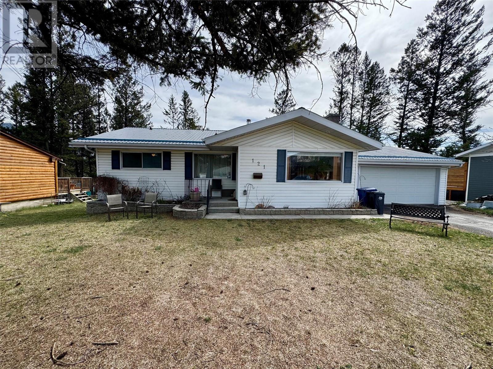 121 11th Avenue, Invermere, British Columbia  V0A 1K0 - Photo 1 - 10345417