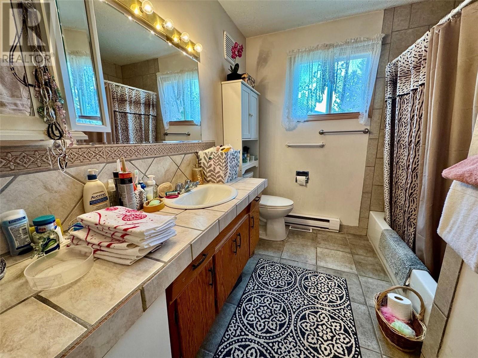 121 11th Avenue, Invermere, British Columbia  V0A 1K0 - Photo 12 - 10345417