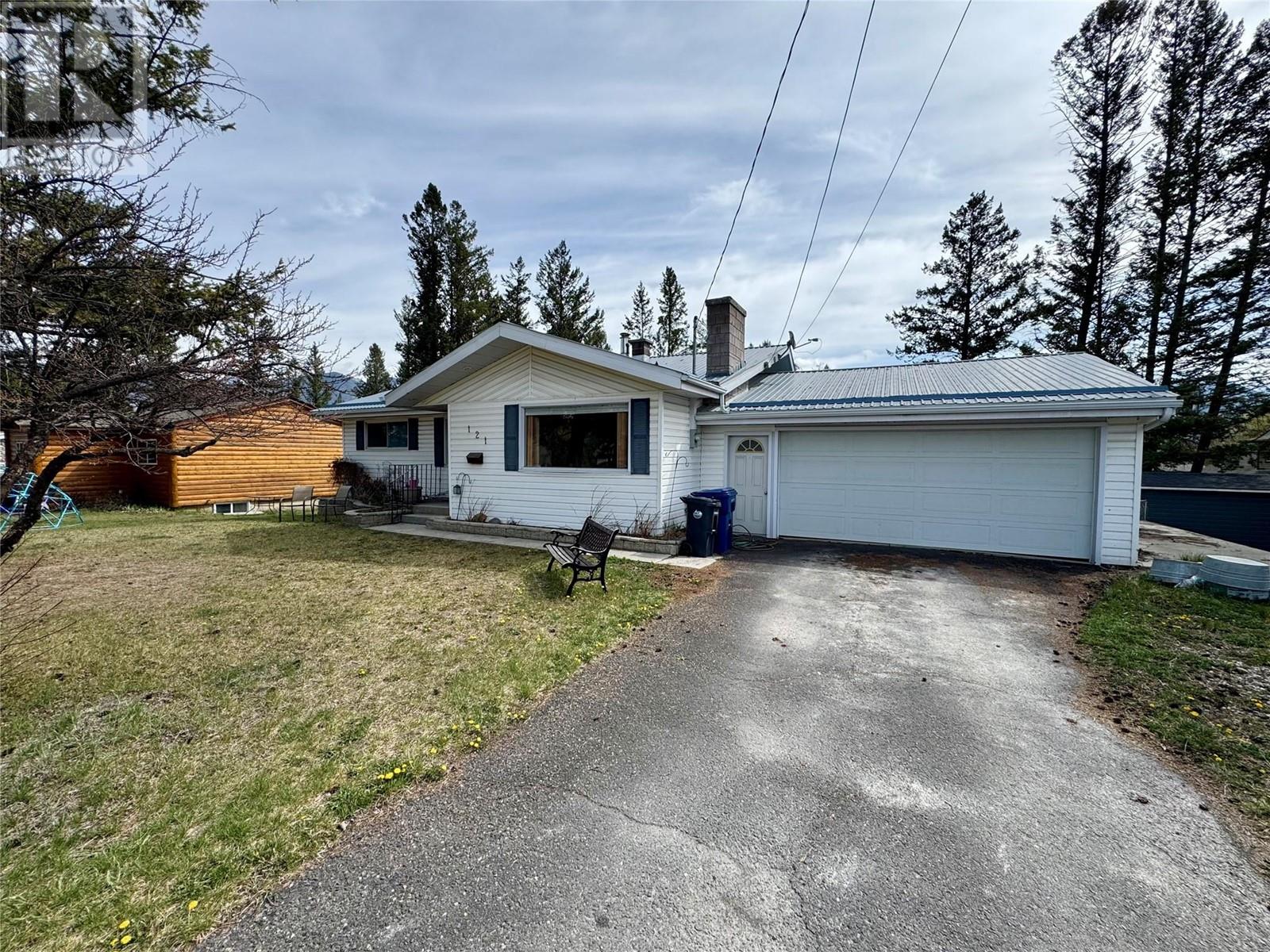 121 11th Avenue, Invermere, British Columbia  V0A 1K0 - Photo 22 - 10345417