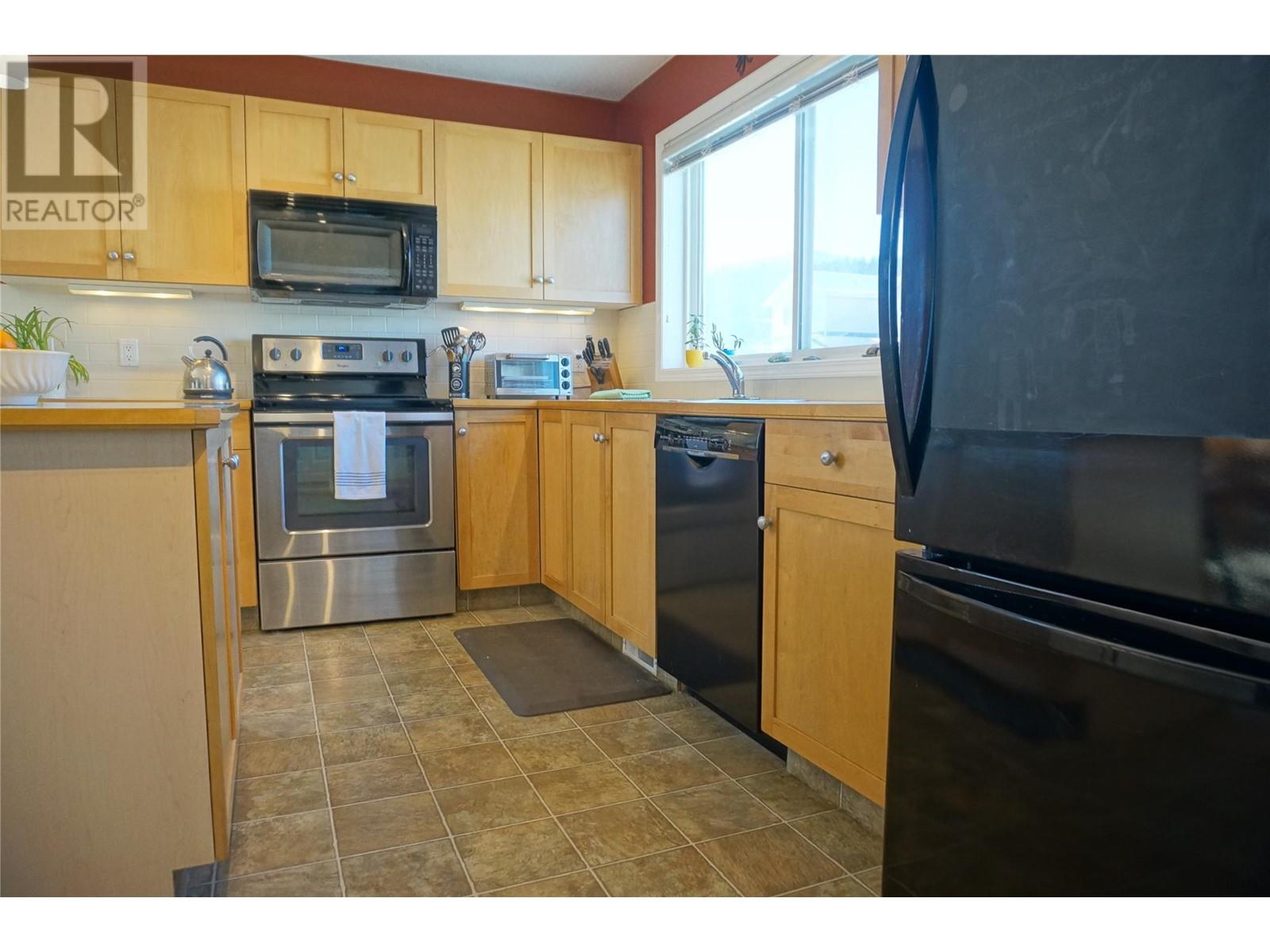 2208 13th Avenue, Invermere, British Columbia  V0A 1K4 - Photo 10 - 10333780