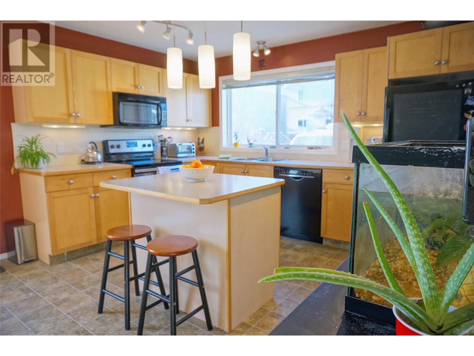 2208 13th Avenue, Invermere, British Columbia  V0A 1K4 - Photo 2 - 10333780