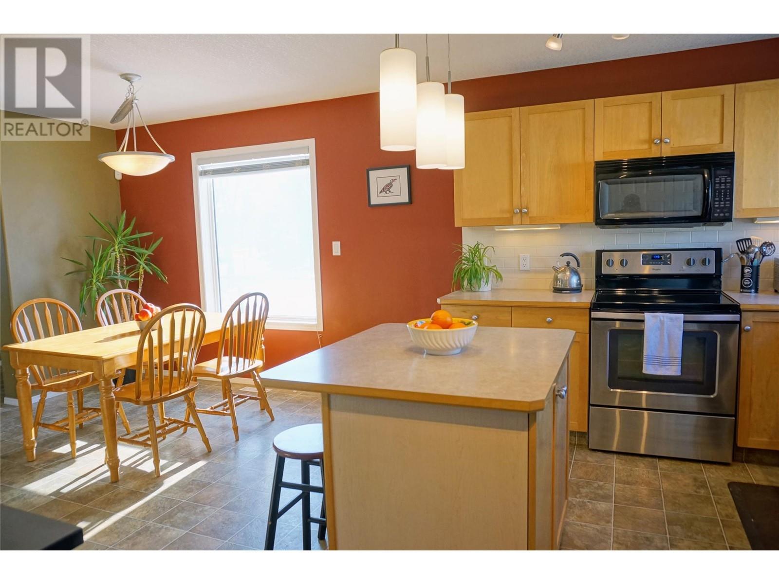 2208 13th Avenue, Invermere, British Columbia  V0A 1K4 - Photo 9 - 10333780