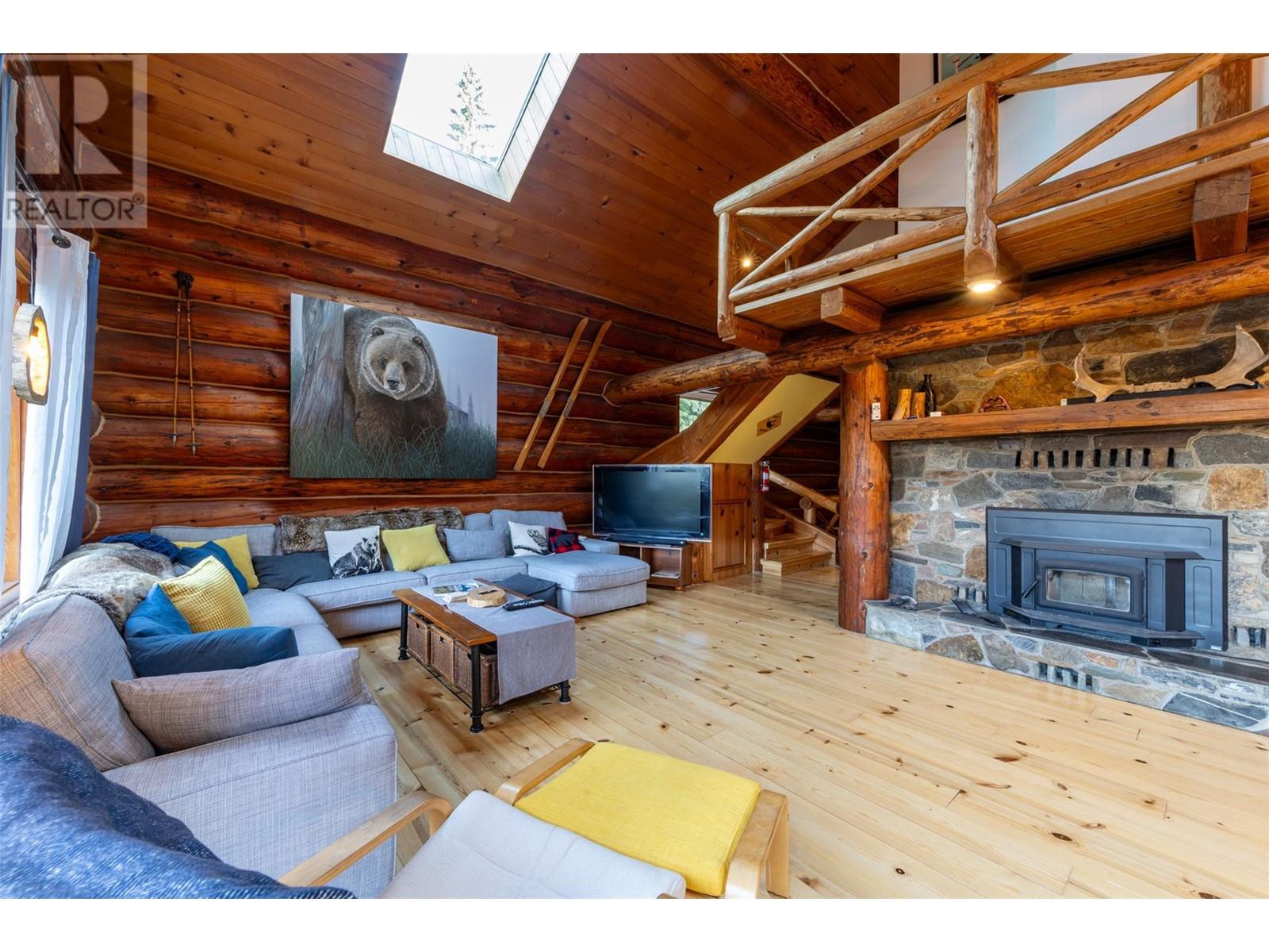 1569 Hartley Road, Golden, British Columbia  V0A 1H1 - Photo 11 - 10345423