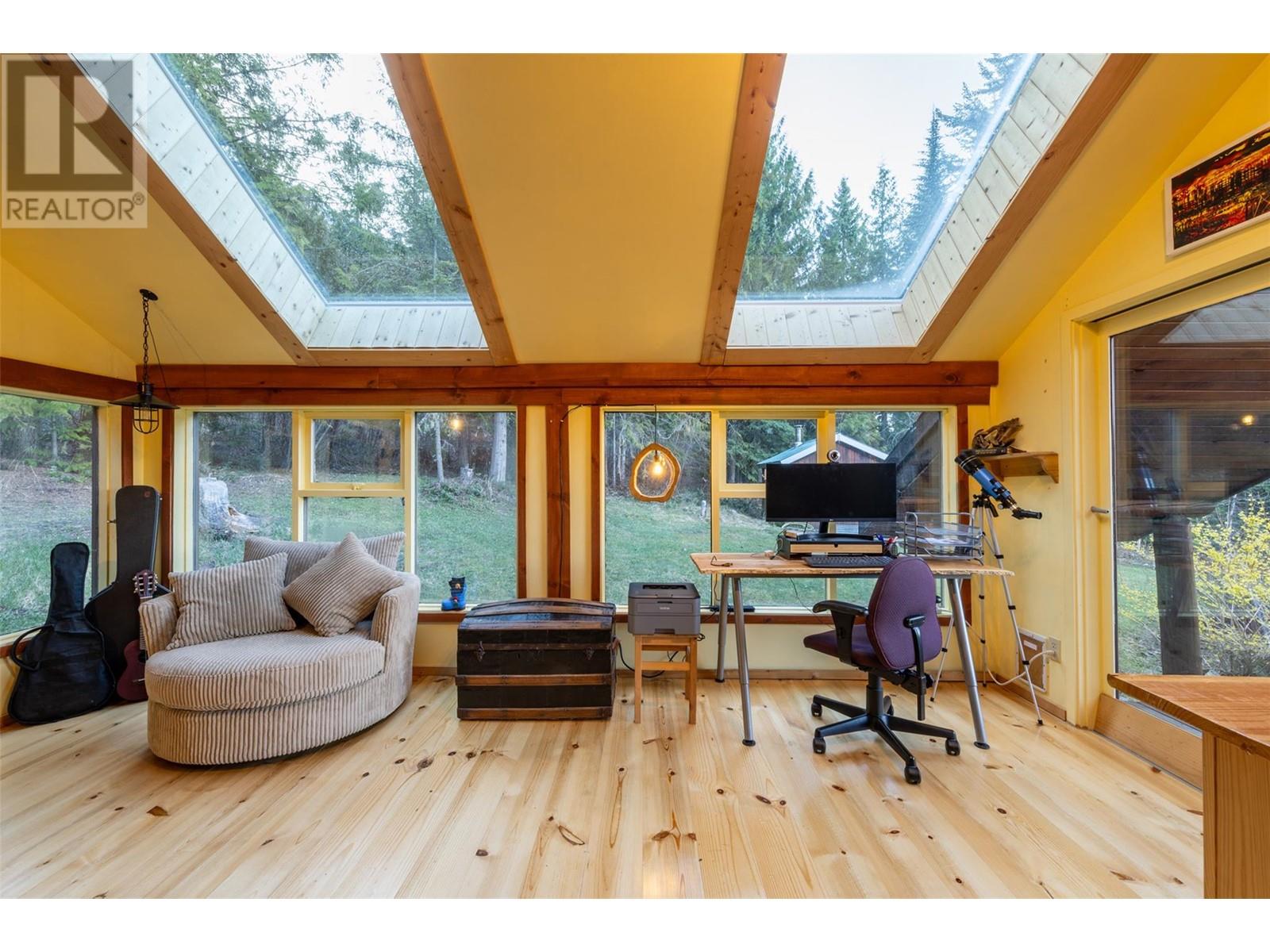 1569 Hartley Road, Golden, British Columbia  V0A 1H1 - Photo 17 - 10345423