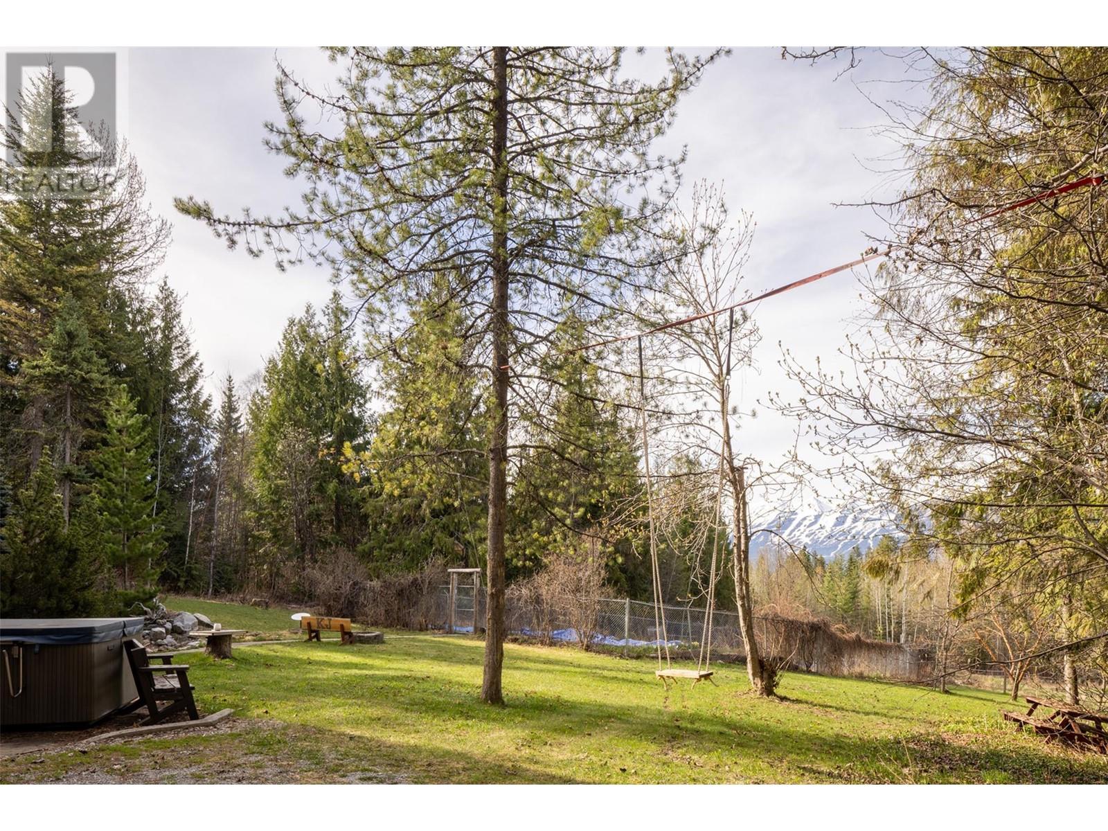 1569 Hartley Road, Golden, British Columbia  V0A 1H1 - Photo 39 - 10345423