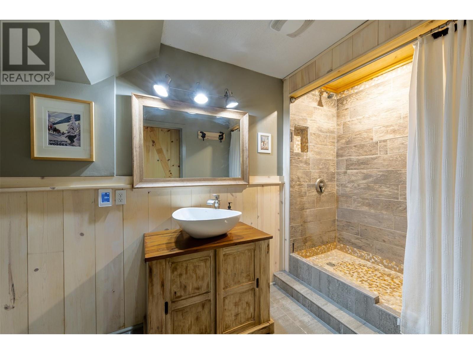 1569 Hartley Road, Golden, British Columbia  V0A 1H1 - Photo 41 - 10345423