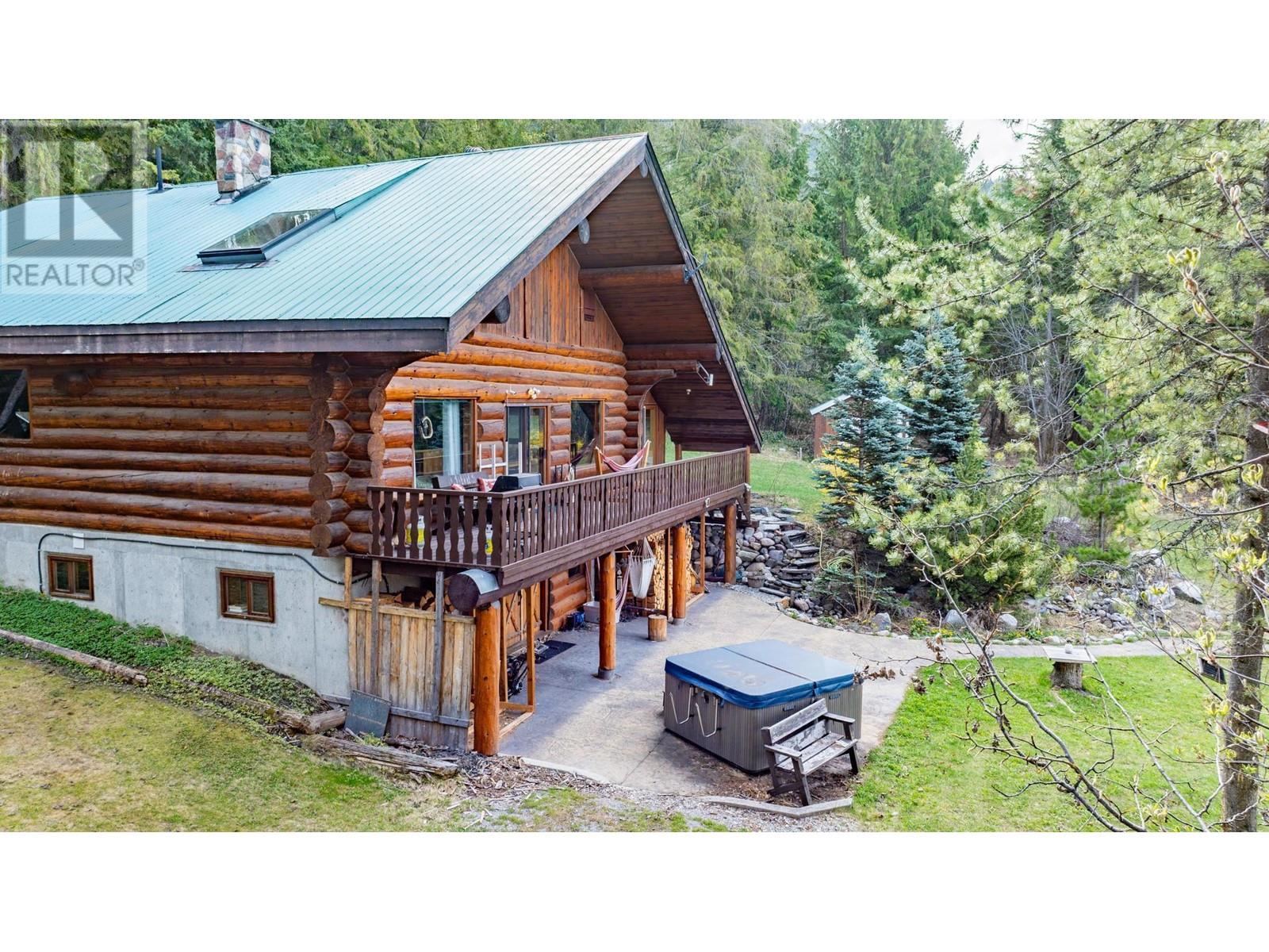 1569 Hartley Road, Golden, British Columbia  V0A 1H1 - Photo 77 - 10345423