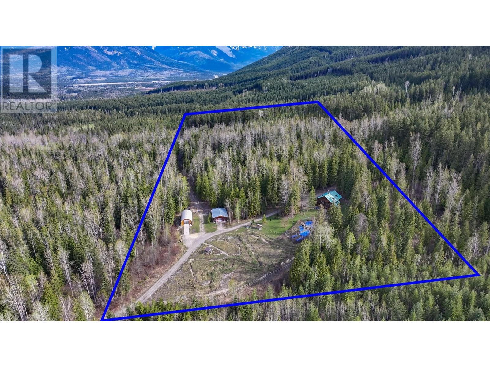 1569 Hartley Road, Golden, British Columbia  V0A 1H1 - Photo 8 - 10345423