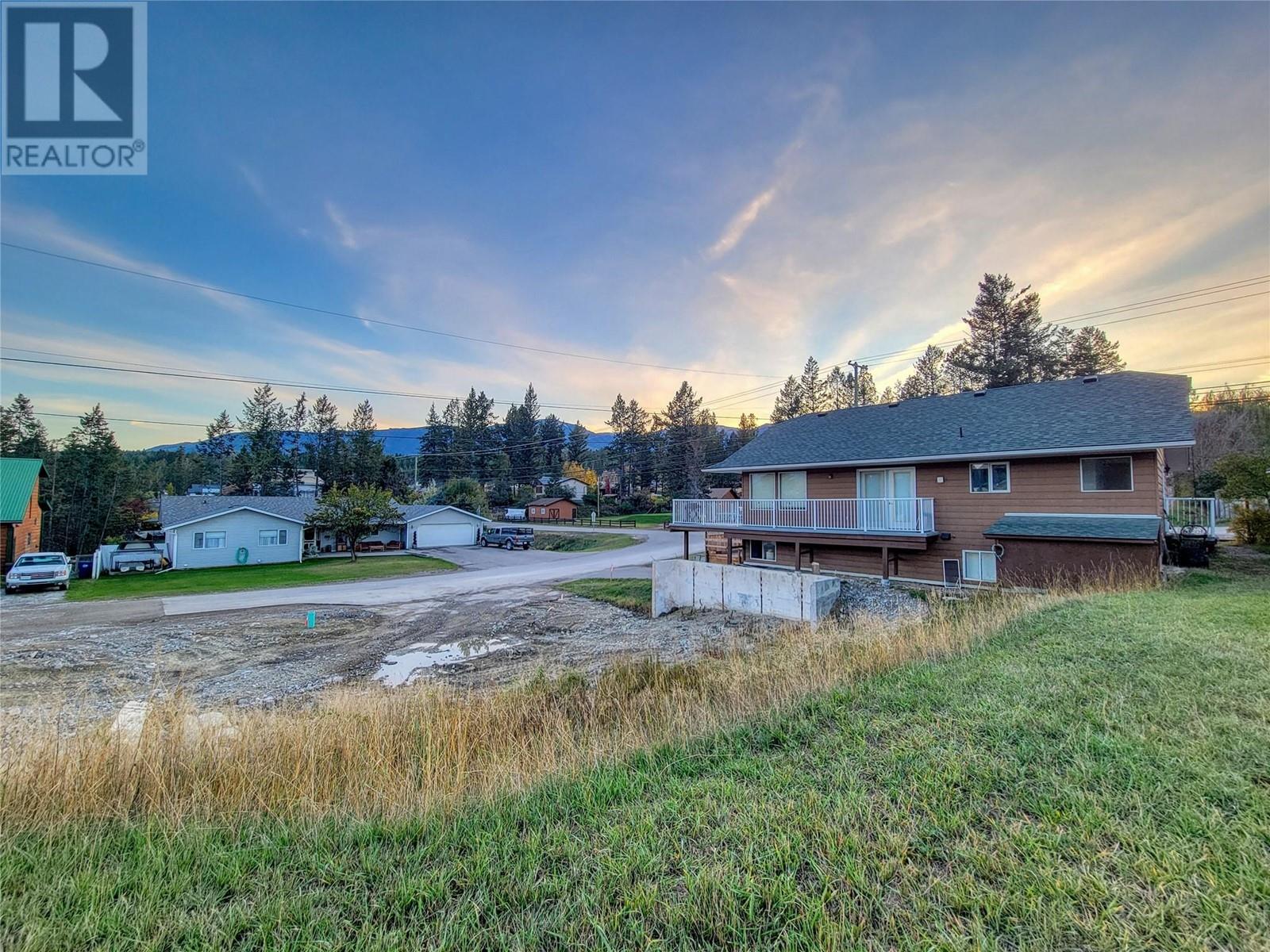 2031 13th Avenue, Invermere, British Columbia  V0A 1K4 - Photo 5 - 10344502