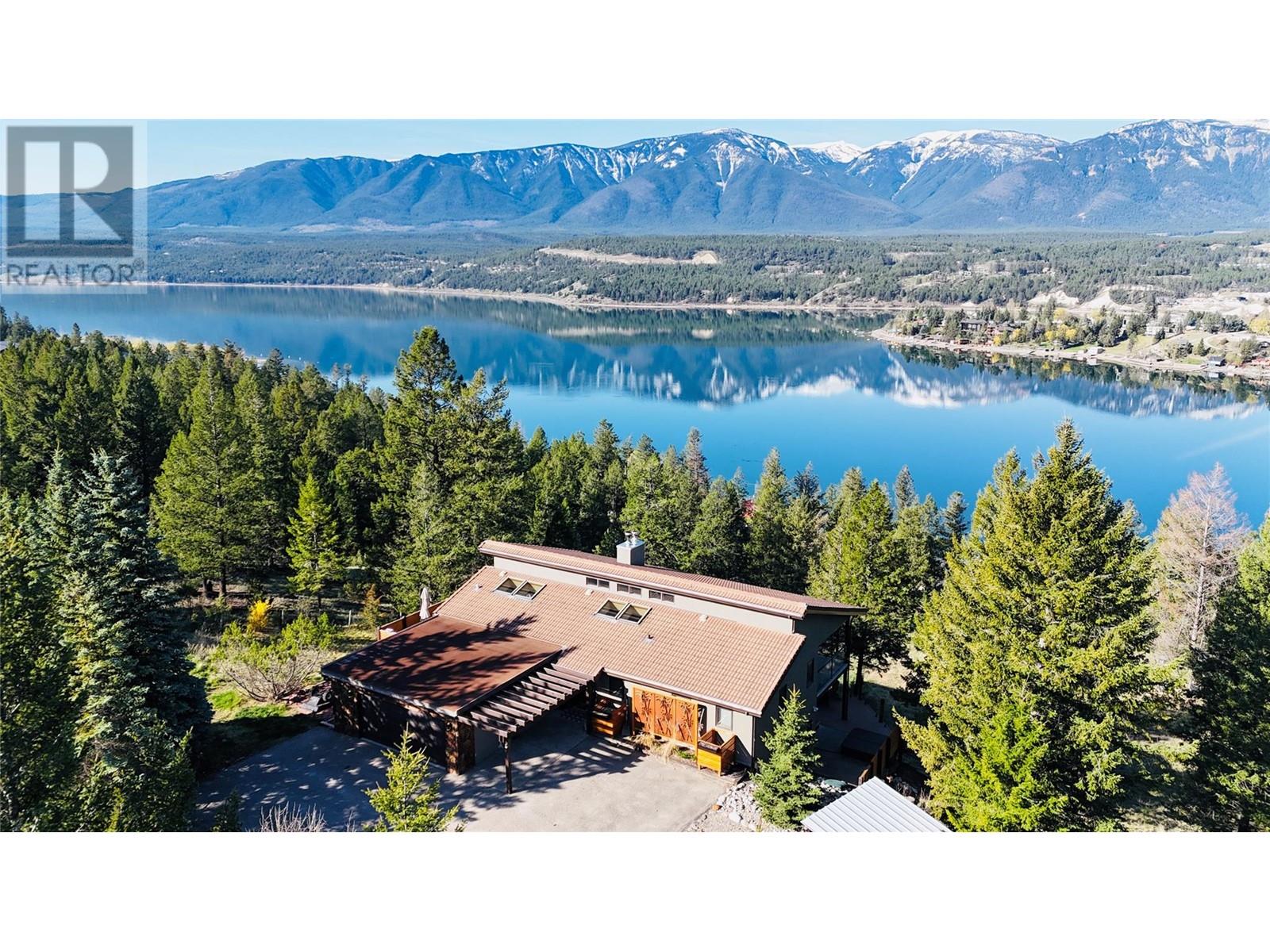 771 Lakeview Drive, Windermere, British Columbia  V0A 1K3 - Photo 1 - 10345780