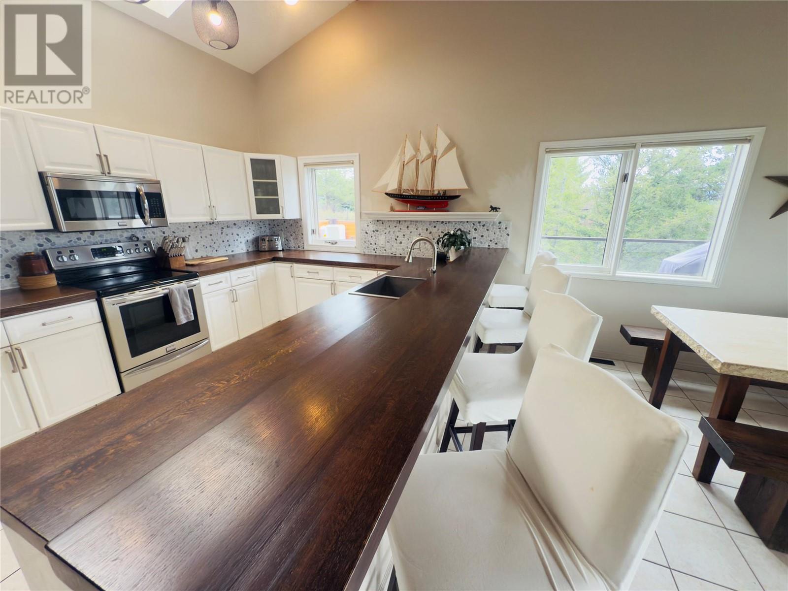 771 Lakeview Drive, Windermere, British Columbia  V0A 1K3 - Photo 14 - 10345780
