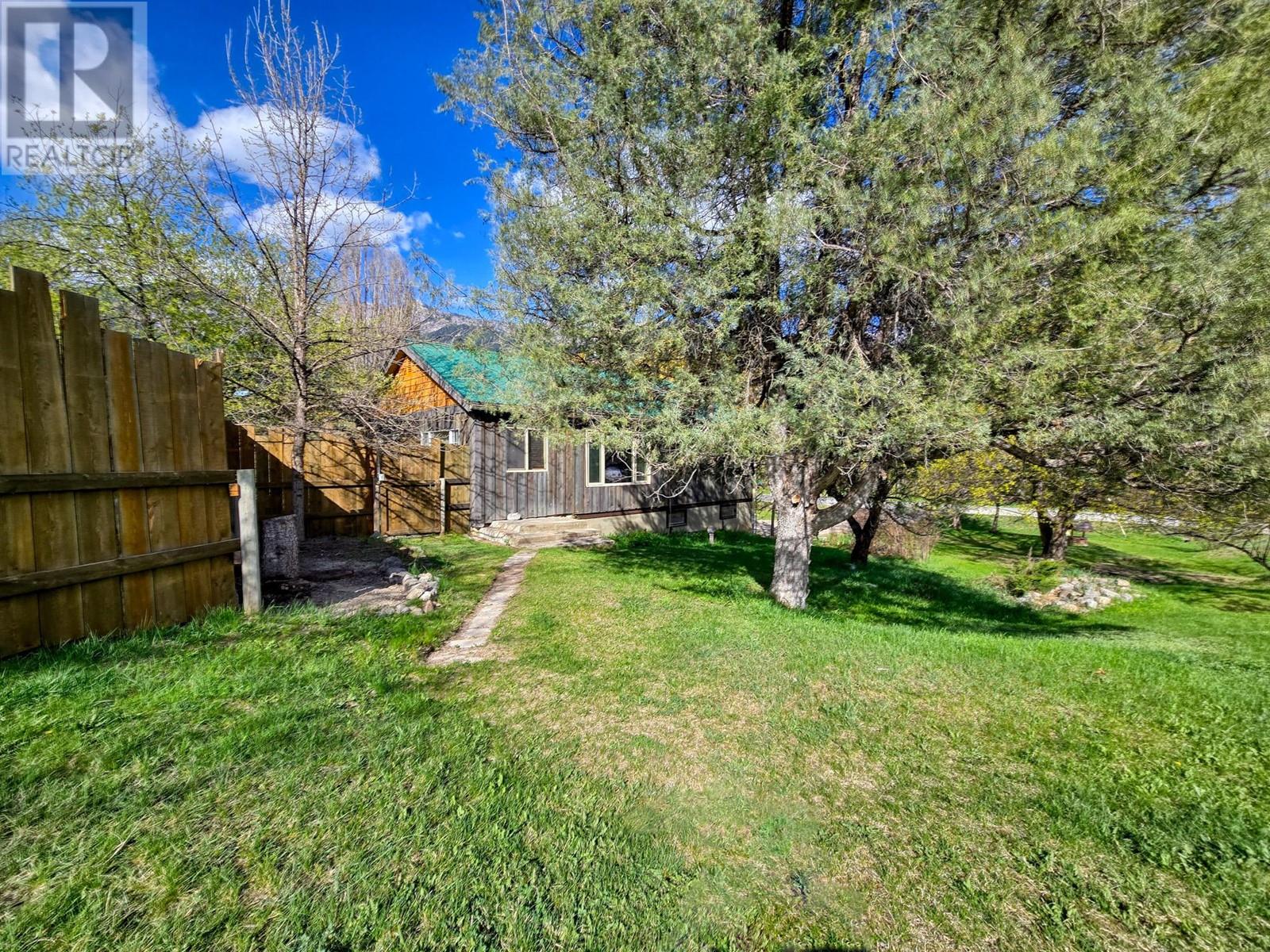 5765 Columbia Road, Edgewater, British Columbia  V0A 1E0 - Photo 10 - 10345473