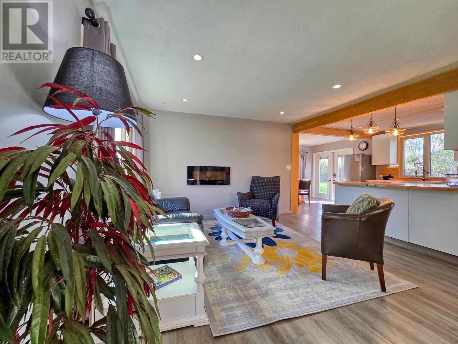 5765 Columbia Road, Edgewater, British Columbia  V0A 1E0 - Photo 23 - 10345473
