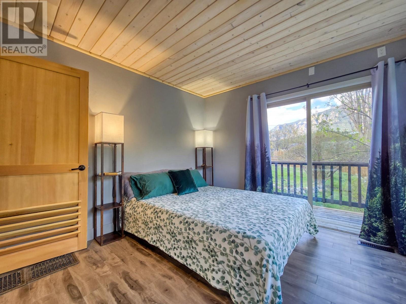 5765 Columbia Road, Edgewater, British Columbia  V0A 1E0 - Photo 28 - 10345473