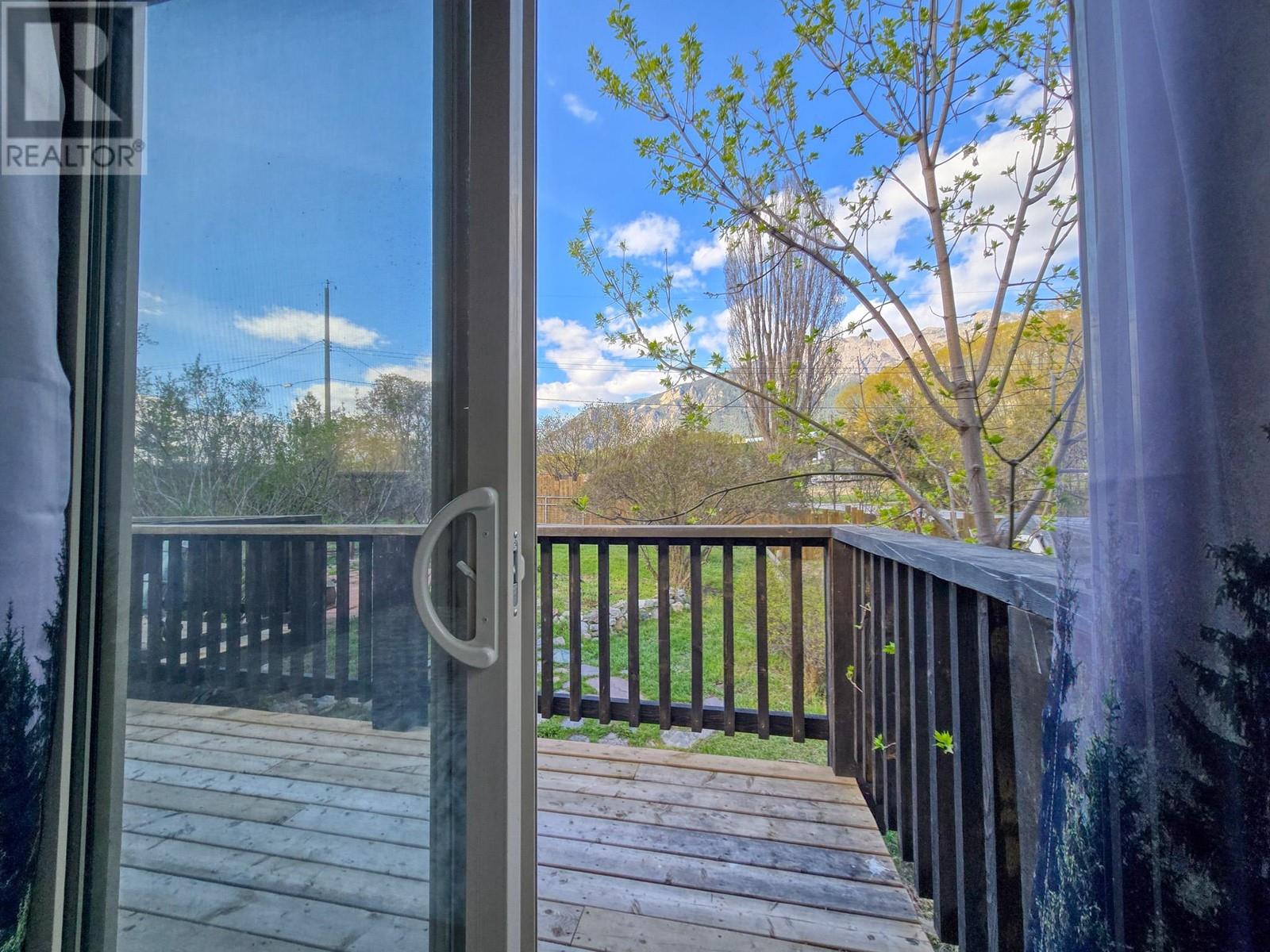 5765 Columbia Road, Edgewater, British Columbia  V0A 1E0 - Photo 29 - 10345473
