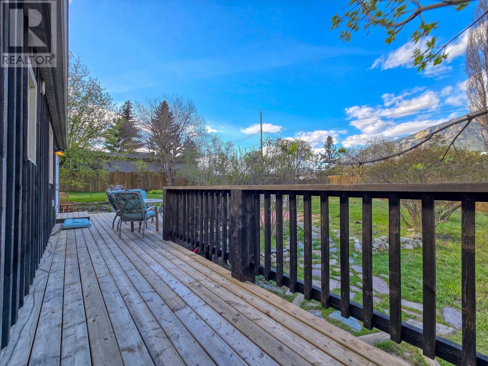 5765 Columbia Road, Edgewater, British Columbia  V0A 1E0 - Photo 30 - 10345473
