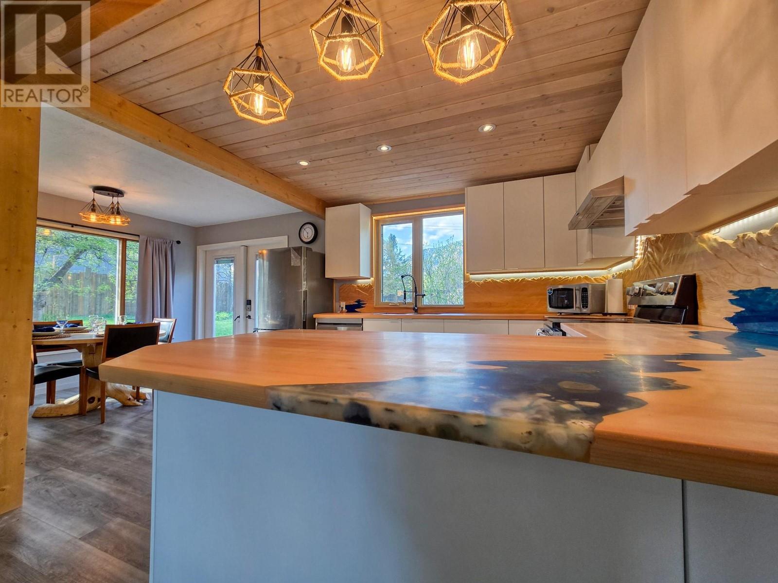 5765 Columbia Road, Edgewater, British Columbia  V0A 1E0 - Photo 39 - 10345473