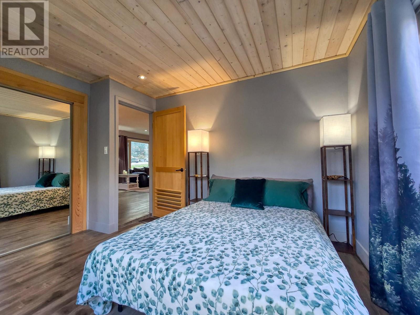 5765 Columbia Road, Edgewater, British Columbia  V0A 1E0 - Photo 4 - 10345473