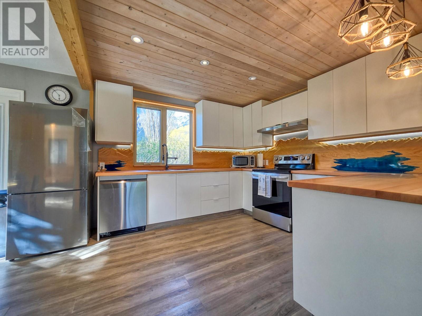 5765 Columbia Road, Edgewater, British Columbia  V0A 1E0 - Photo 40 - 10345473