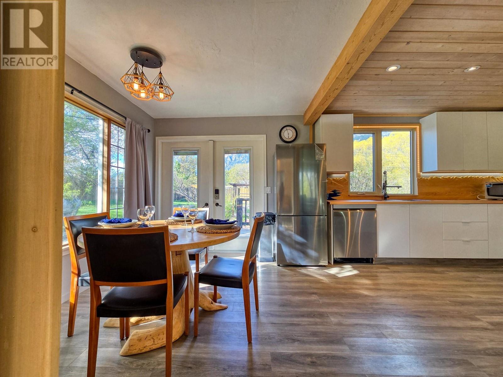 5765 Columbia Road, Edgewater, British Columbia  V0A 1E0 - Photo 60 - 10345473