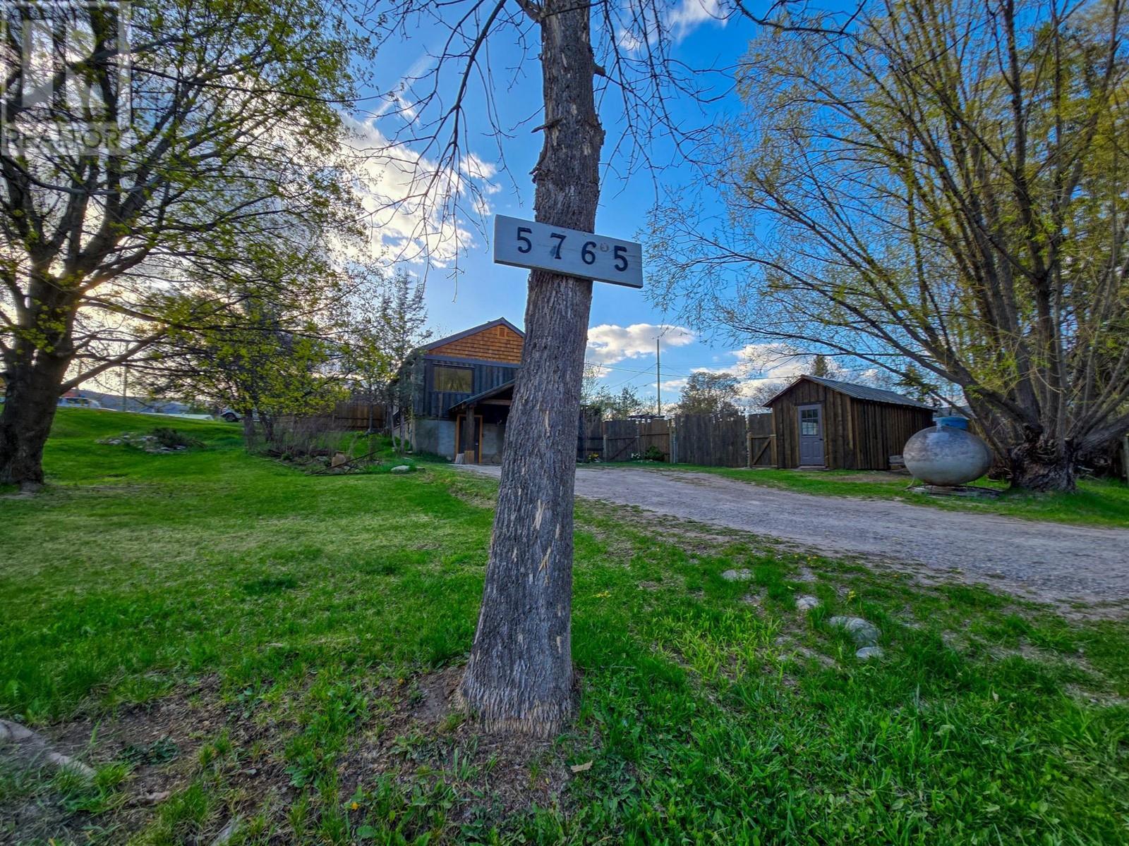 5765 Columbia Road, Edgewater, British Columbia  V0A 1E0 - Photo 61 - 10345473