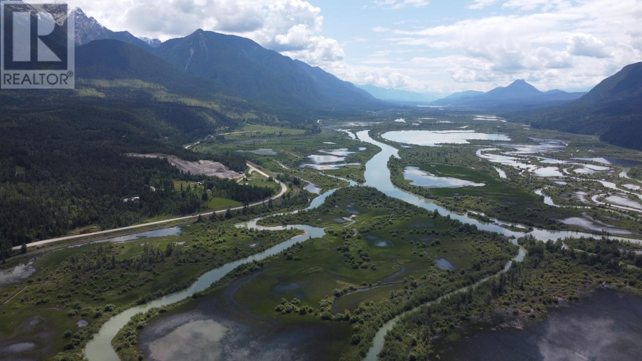 5313 95 Highway, Harrogate, British Columbia  V0A 1J0 - Photo 9 - 10346169