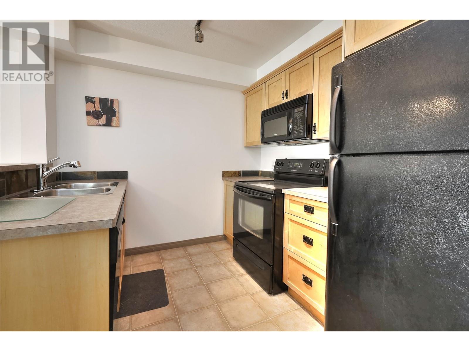 4884 Stanley Street Unit# 302, Radium Hot Springs, British Columbia  V0A 1M0 - Photo 24 - 10345372