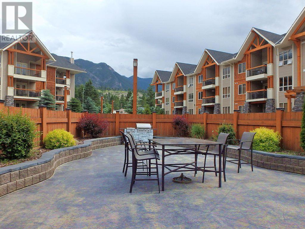 7495 Columbia Avenue Unit# 1101, Radium Hot Springs, British Columbia  V0A 1M0 - Photo 34 - 10346242