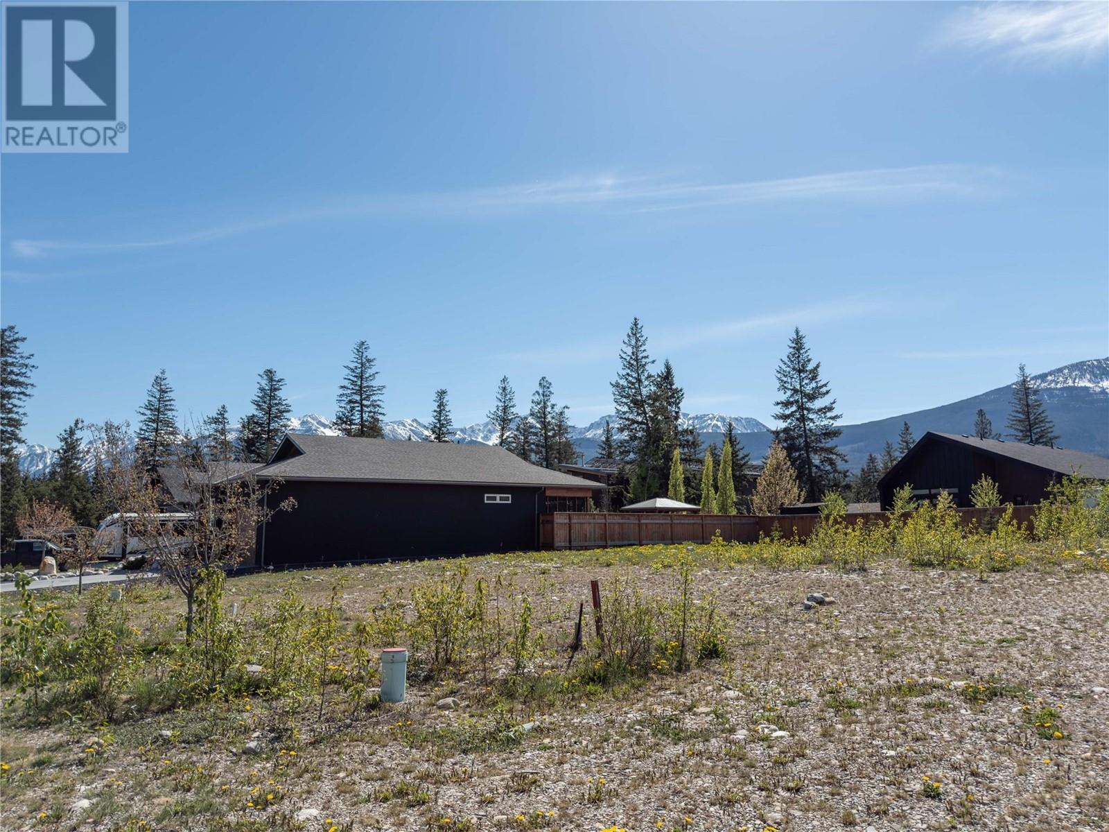 1612 Cedar Street, Golden, British Columbia  V0A 1H6 - Photo 2 - 10346794
