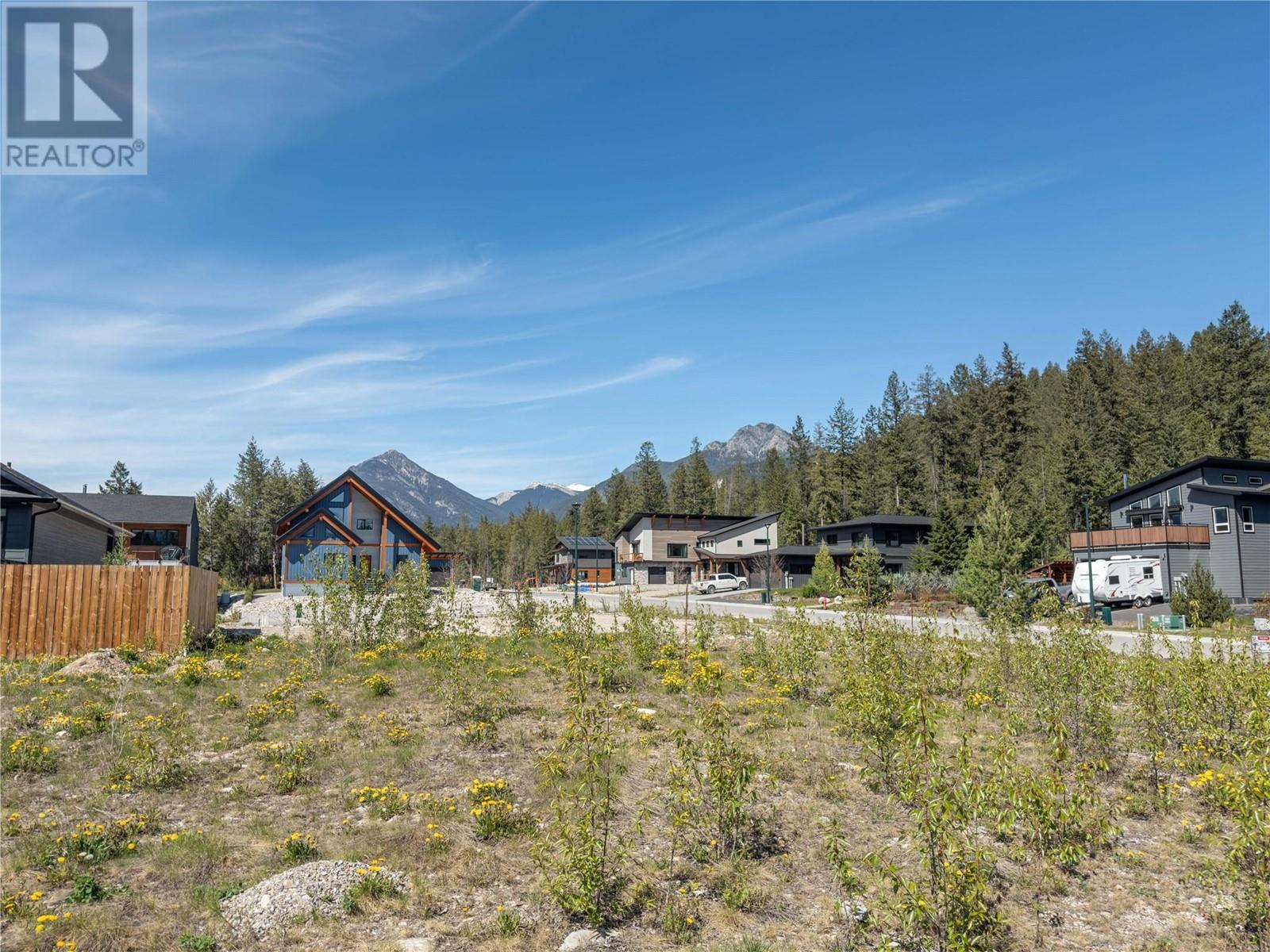 1612 Cedar Street, Golden, British Columbia  V0A 1H6 - Photo 3 - 10346794