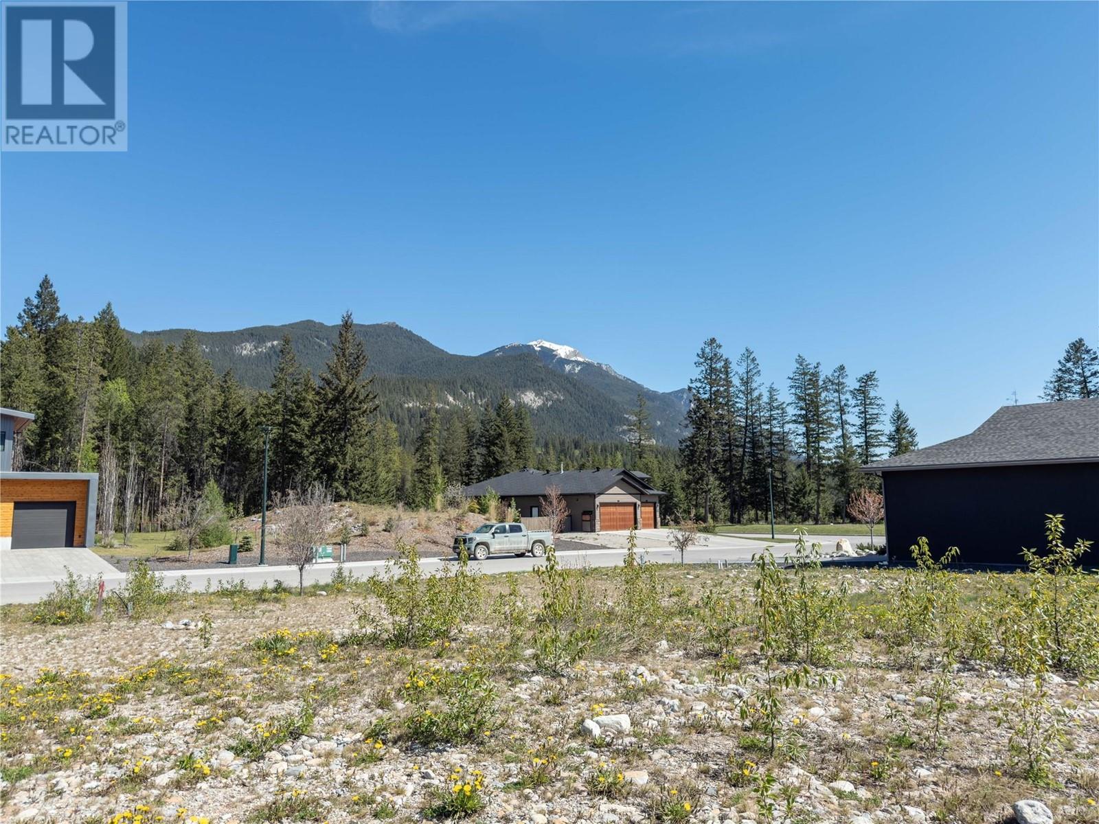 1612 Cedar Street, Golden, British Columbia  V0A 1H6 - Photo 4 - 10346794