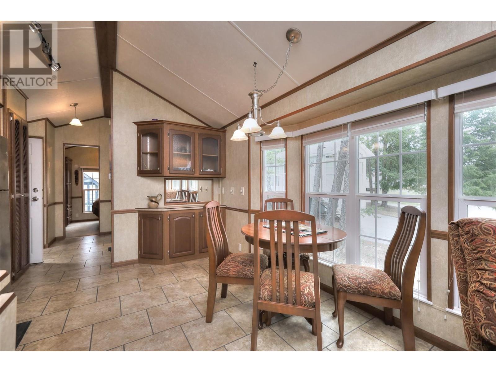 4862 Lynx Drive, Radium Hot Springs, British Columbia  V0A 1M0 - Photo 11 - 10346754