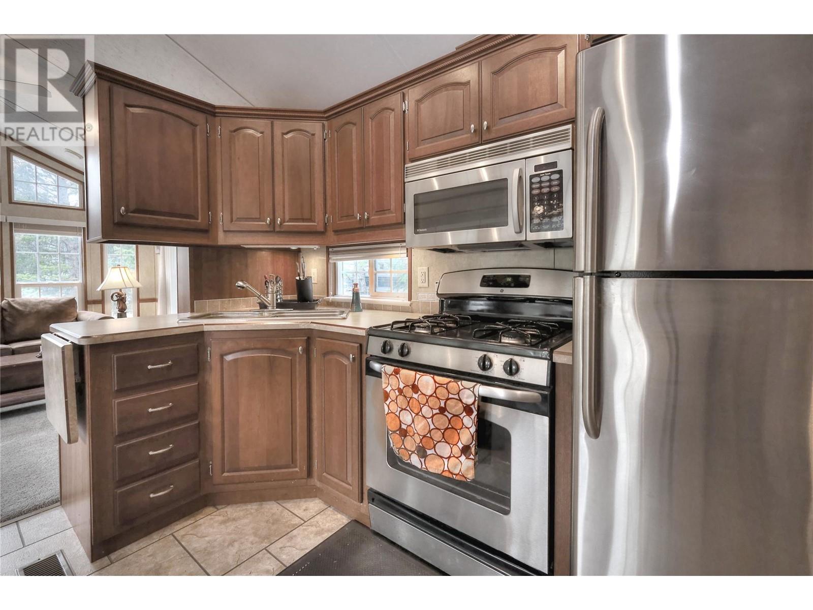 4862 Lynx Drive, Radium Hot Springs, British Columbia  V0A 1M0 - Photo 14 - 10346754
