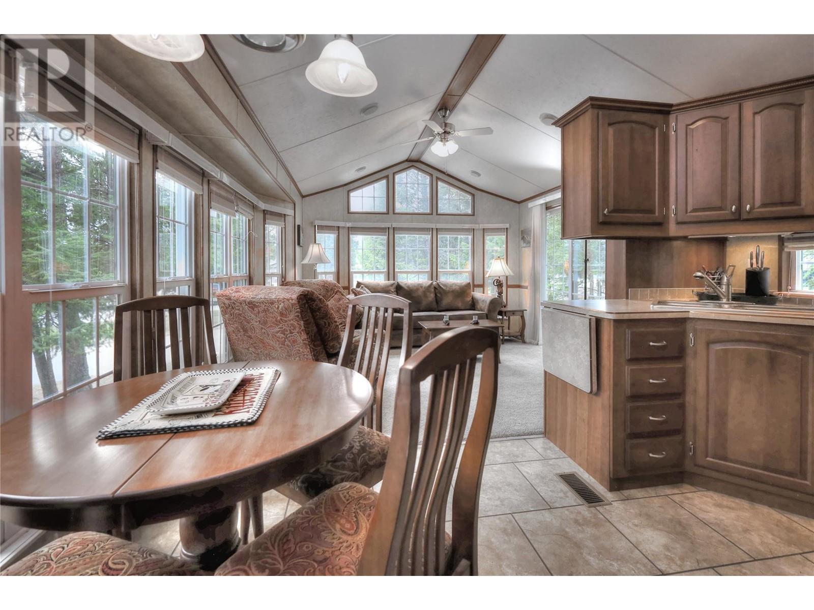 4862 Lynx Drive, Radium Hot Springs, British Columbia  V0A 1M0 - Photo 15 - 10346754
